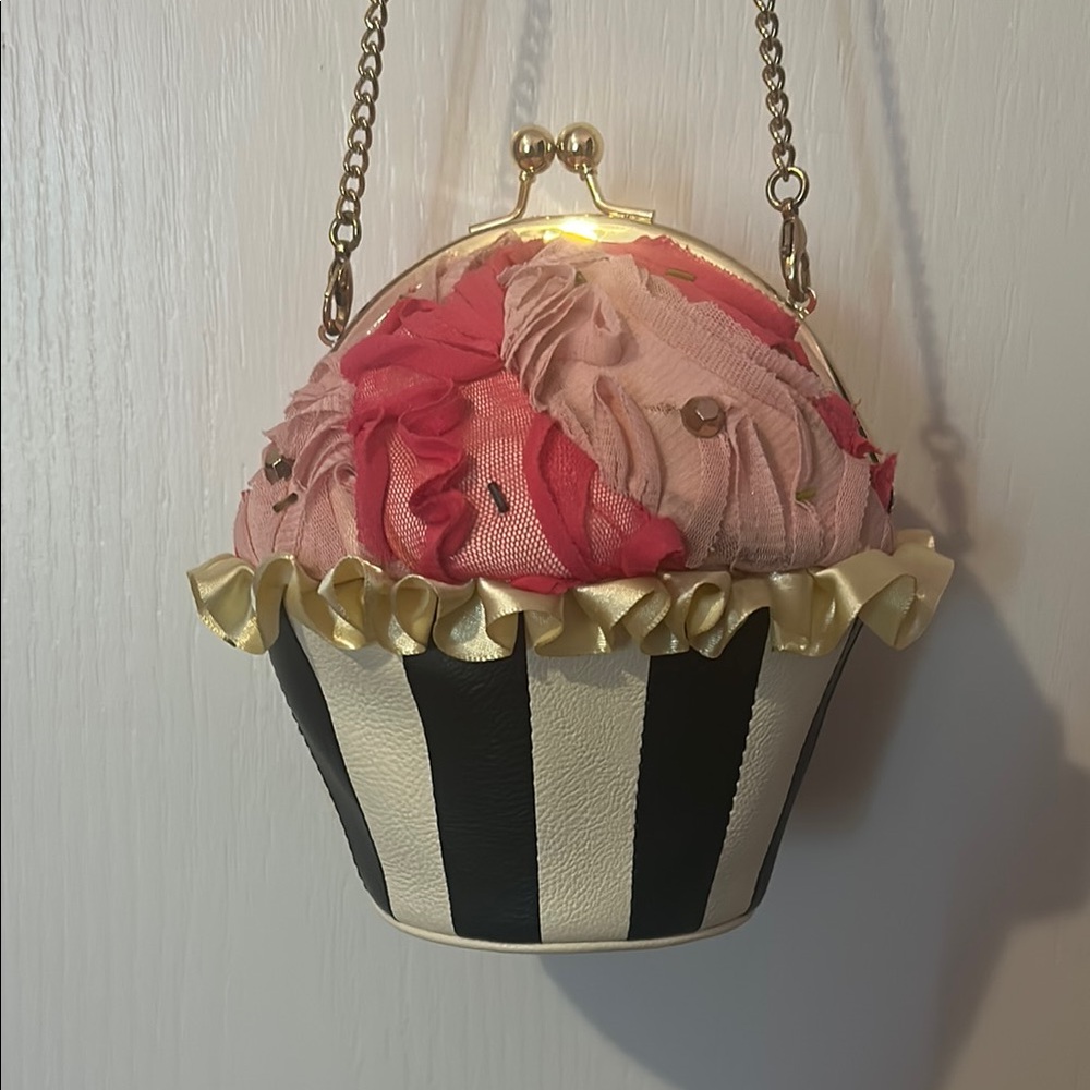 Betsey Johnson Cupcake Handbag (vintage)